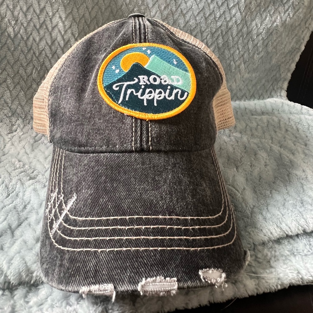 Ladies distressed adjustable trucker cap